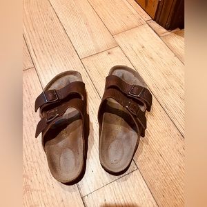 Birkenstock sandals Women’s size 39 ( women’s 8, men’s 6)